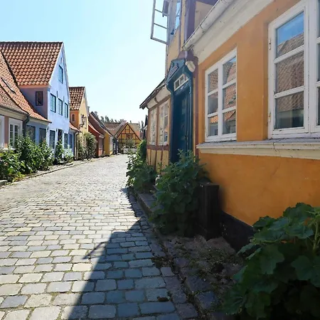 3 Person In * Ærøskøbing