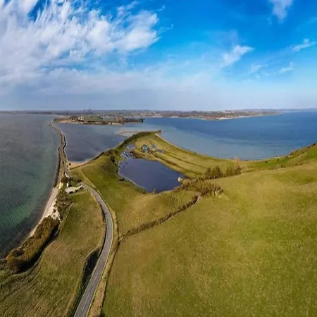 Nyaraló 3 Person In *