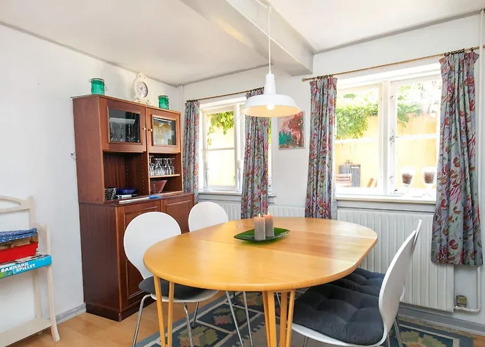 3 Person In Aeroskobing